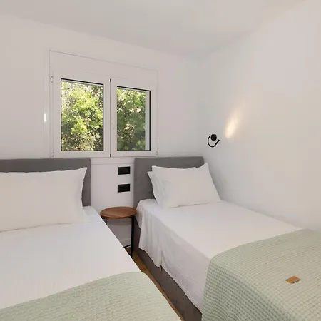Olyan Seaside Villa